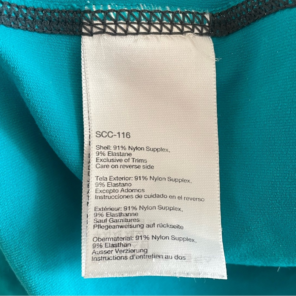 Marmot workout Tank with keyhole back and Built in Bra - Picture 5 of 5